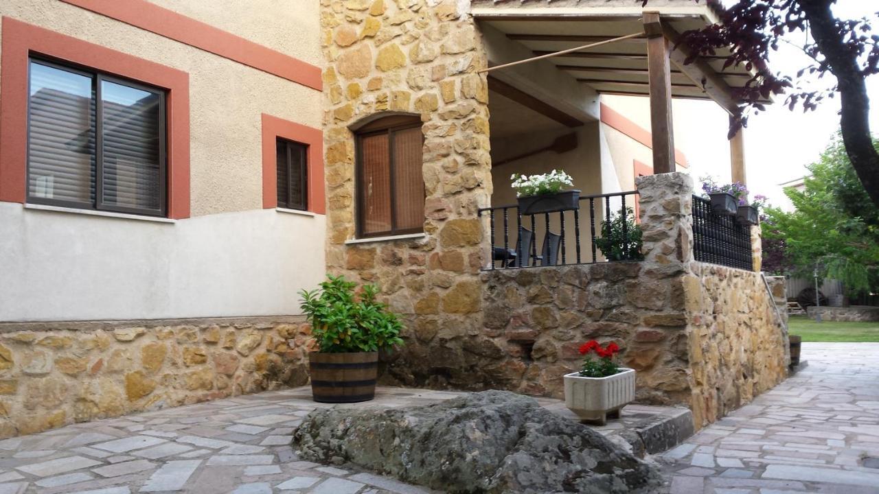 Casa Rural Las Tuyas En Segovia Palazuelos de Eresma Exterior photo